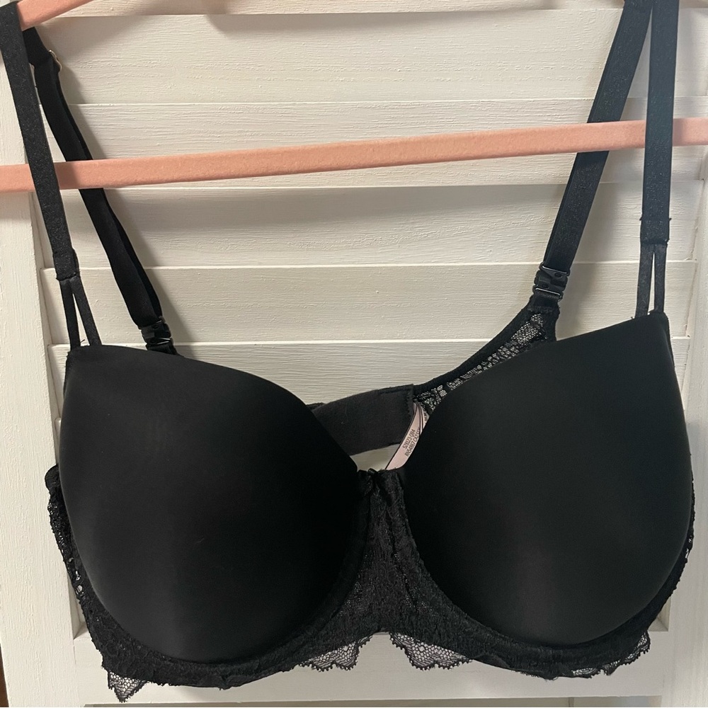 Victorias Secret Smooth Black Lace Bra 36D Dream Angles push up without padding